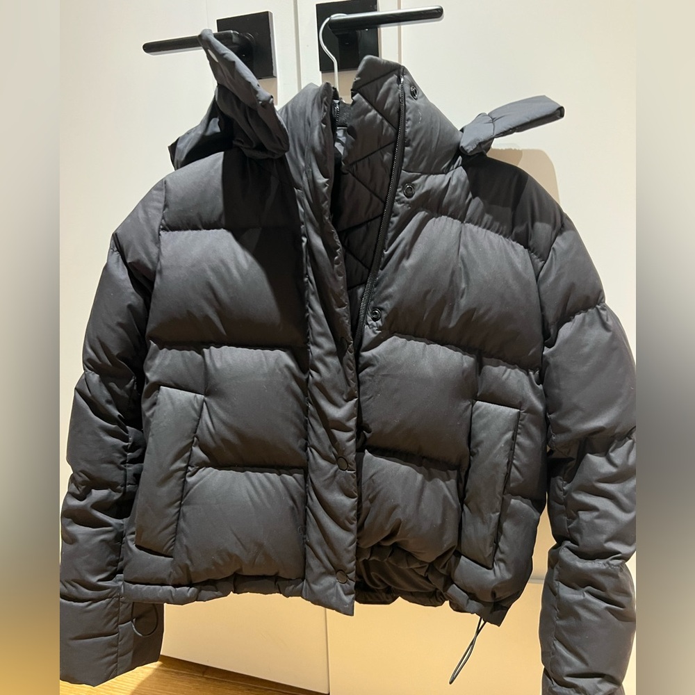 Wunder puff cropped black lululemon jacket
